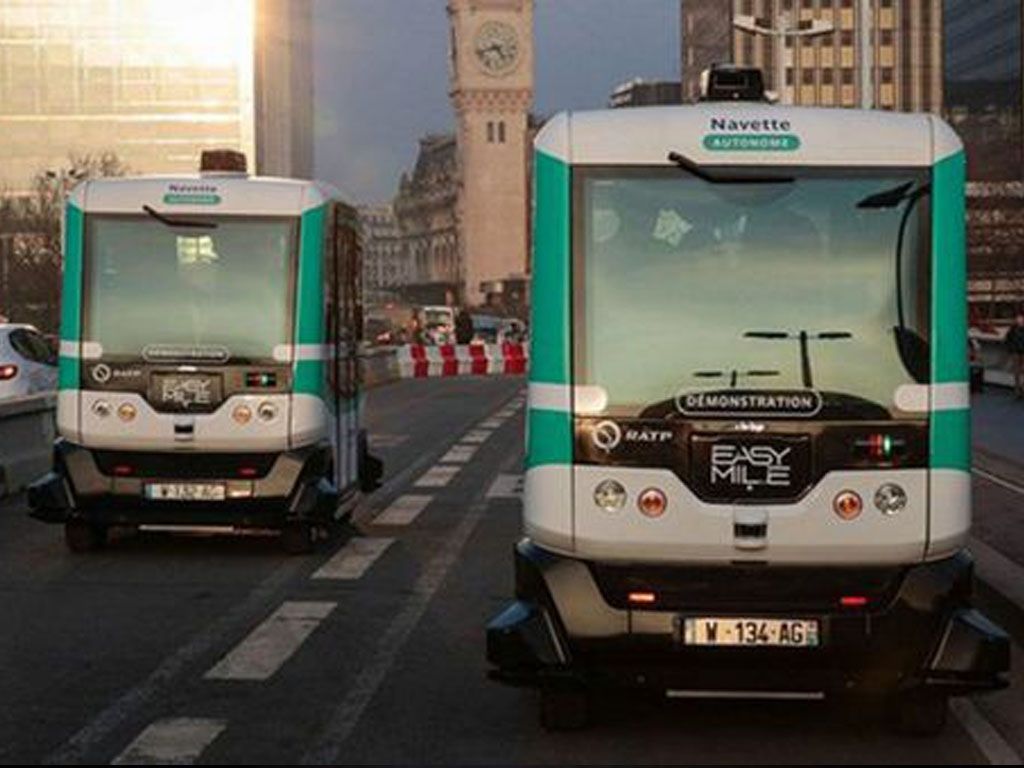 Minibús en París