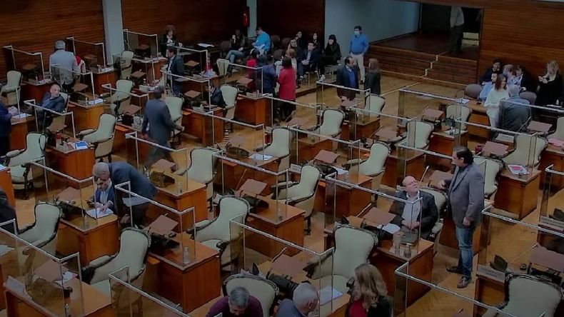 Legislatura: Sesión Especial sobre comunidades