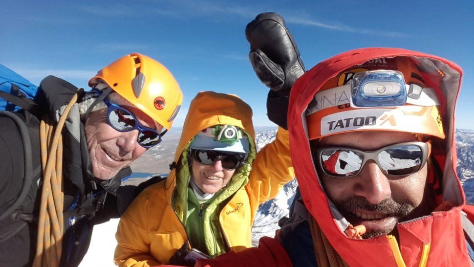 Jujeños hicieron cumbre en un cerro de más de 6 mil metros en Bolivia