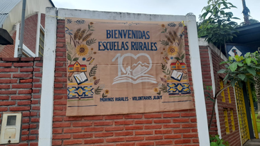 Padrinos rurales: La asociación celebró una década de trabajo solidario con una jornada para estudiantes de siete escuelas rurales de Tilcara y la entrega de donaciones.