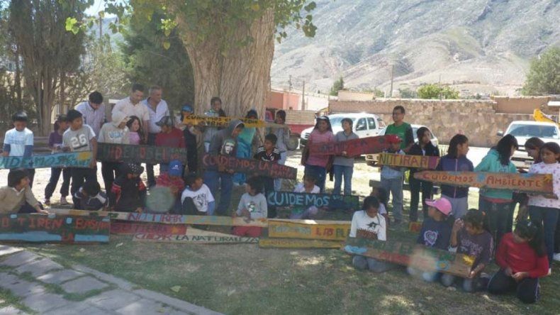 Niños pintores