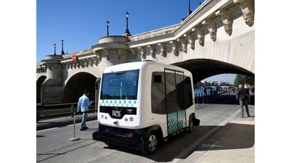 Minibús en París