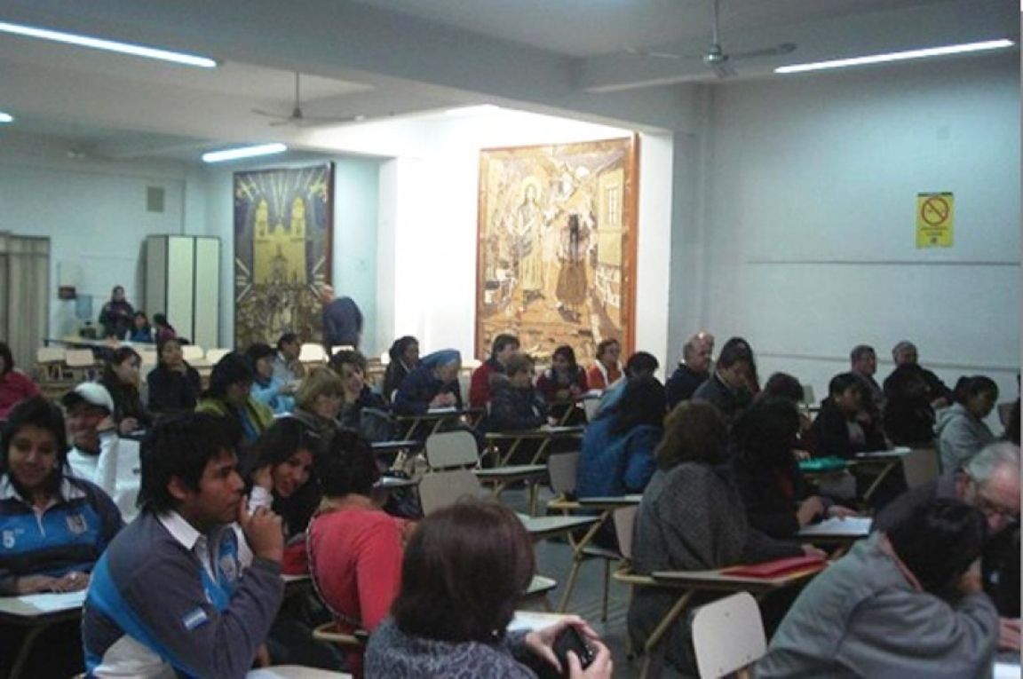 Salón laical