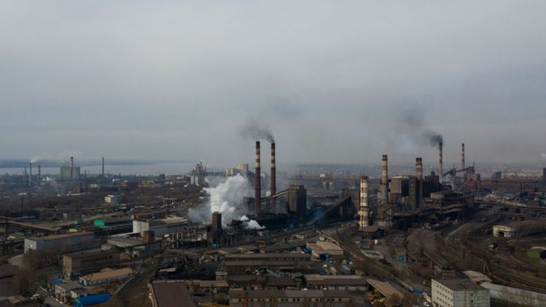 Siguiendo el estudio publicado, las estimaciones señalan que dichas emisiones de CO2 volverán a aumentar este año, nada menos que un 4,9%, a menos de un 1% del récord de 2019.