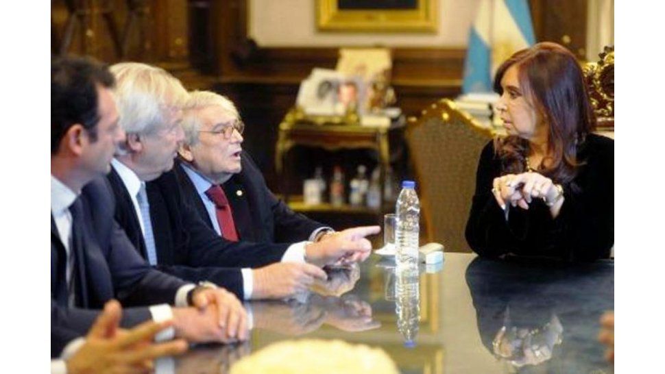 Cristina con la UIA