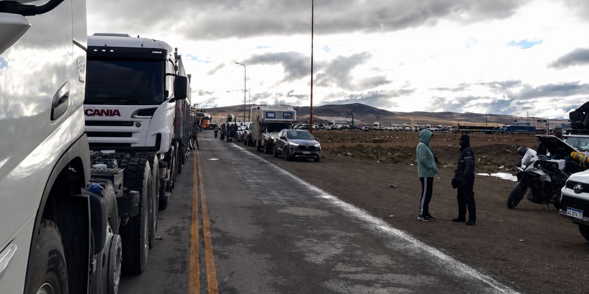Paso de Jama: hay más 250 camiones varados y la reapertura podría ser la próxima semana