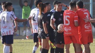 Liga Jujeña: suspendieron Gorriti-Comercio por una agresión al árbitro Liga Jujeña: suspendieron Gorriti-Comercio por una agresión al árbitro