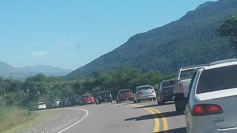 Una multitud viaja hacia el norte para disfrutar del carnaval