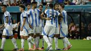 La Selección Argentina enfrenta a Bolivia.