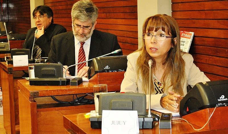 Diputados deliberan