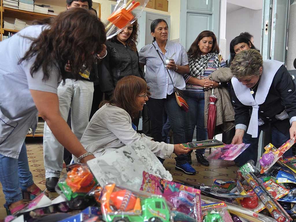 Donación a la escuela Alberdi