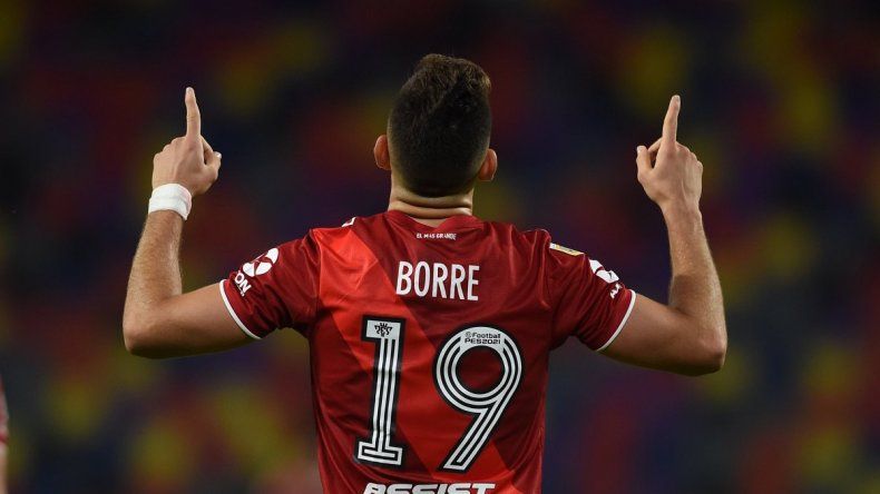 Rafael Santos Borré se va de River