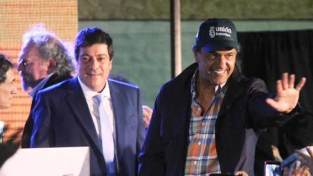 Scioli con ferroviarios