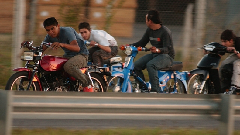 Menores al volante (imagen ilustrativa).
