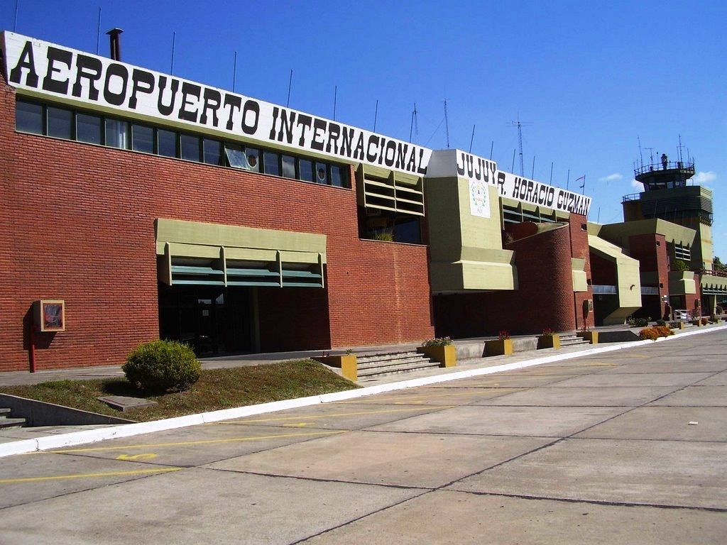 Aeropuerto "Horacio Guzmán"