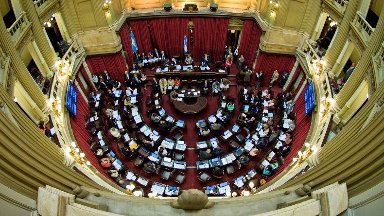Fiad: Es necesario definir el acceso de los extranjeros al sistema de salud argentino