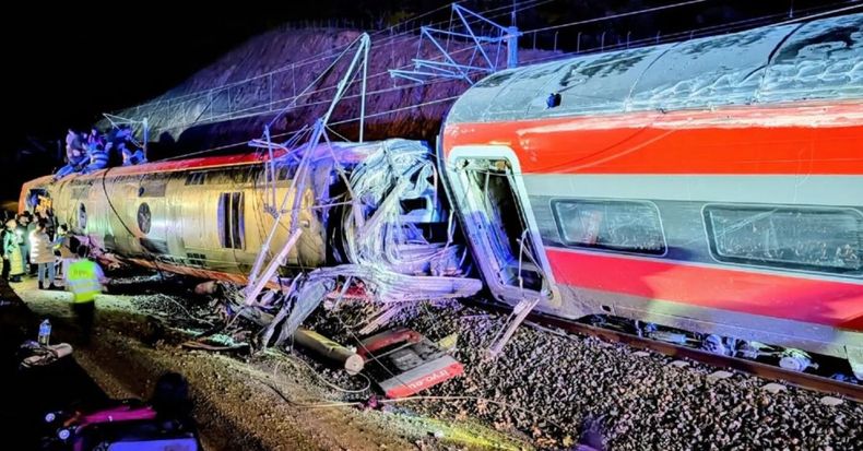 Descarrilamiento de trenes en España deja como saldo muertos y heridos