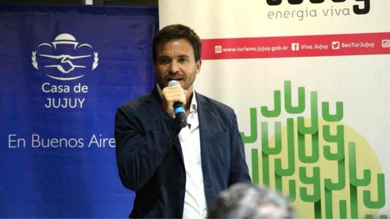 Denuncian al ministro de Turismo, Federico Posadas, por falsificación de un documento