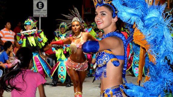 Hoy desentierran el Carnaval en San Pedro y comienzan los corsos