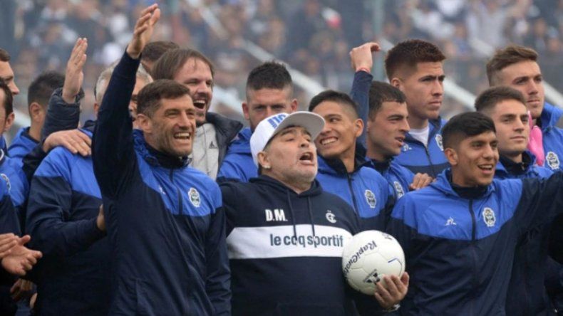 Diego Maradona dejó de ser el técnico de Gimnasia