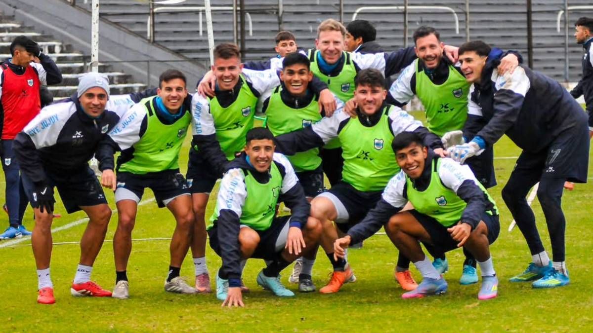 Hoy Gimnasia de Jujuy visita a Midland: horario, árbitro y cómo llegan los equipos
