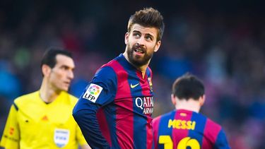 Piqué la pasó mal: silbidos y abucheos por Shakira