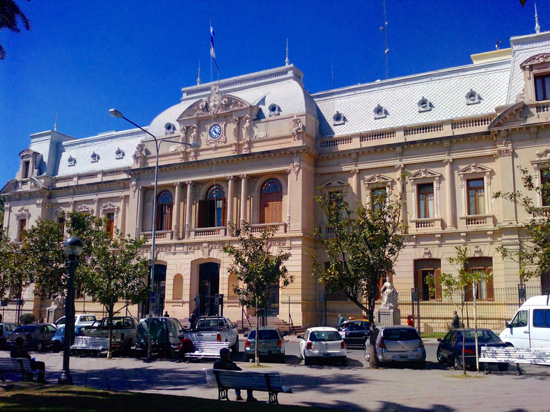 Asueto por el Día del Empleado Público.