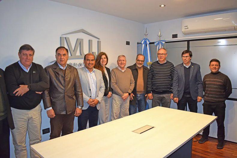 El proyecto, que busca paliar el déficit de viviendas en la provincia, comenzará con la edificación de los primeros 192 departamentos en el sector de 150 hectáreas.