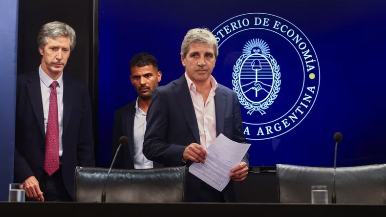 El Banco Central admitió que la baja de la inflación enfrentará riesgos en el corto plazo.