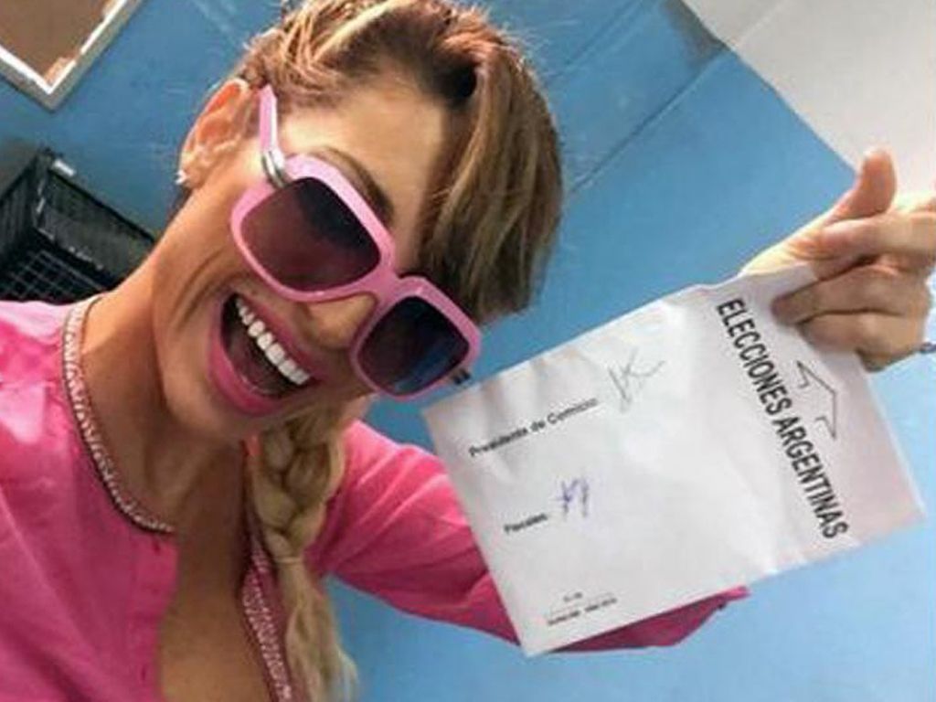Vicky Xipolitakis en el cuarto oscuro