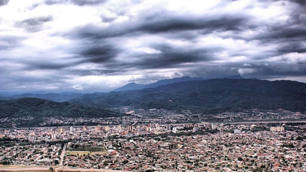 Viernes nublado y sábado de lluvias: el tiempo para este fin de semana