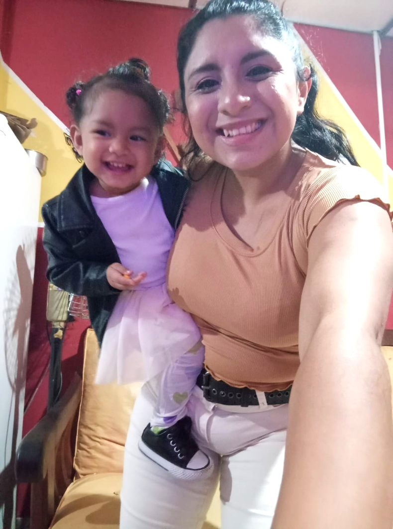 La lucha de una mamá por el bienestar de su hija.