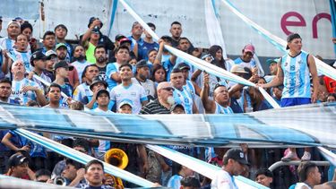 Hinchas de Gimnasia de Jujuy viajan a Santiago del Estero. Hinchas de Gimnasia de Jujuy viajan a Santiago del Estero.