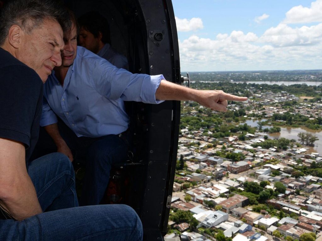 Macri durante la inundación del Litoral