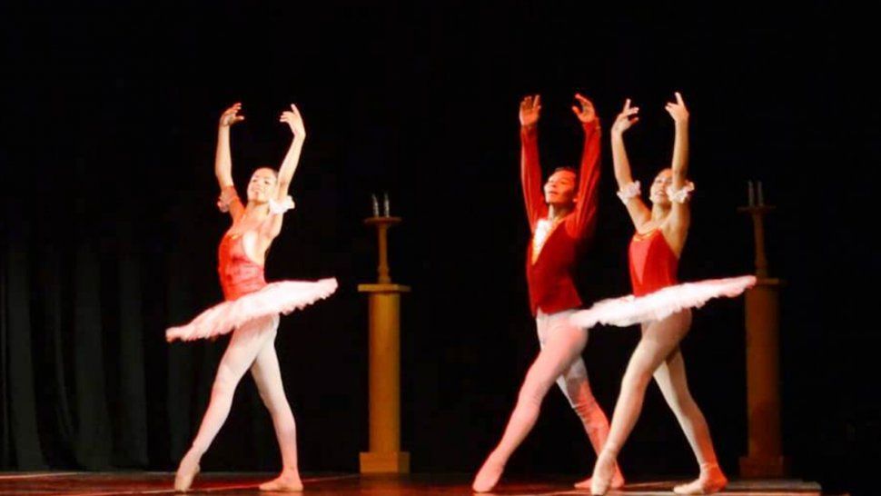 Bailarines jujeños viajan en busca de ingresar al ballet del Teatro Colón