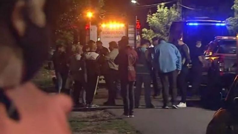Hallan un cadáver en un allanamiento en Ingeniero Budge