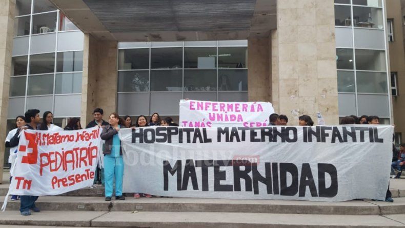 Reclamo de enfermeros del Materno Infantil por cambios en las condiciones laborales