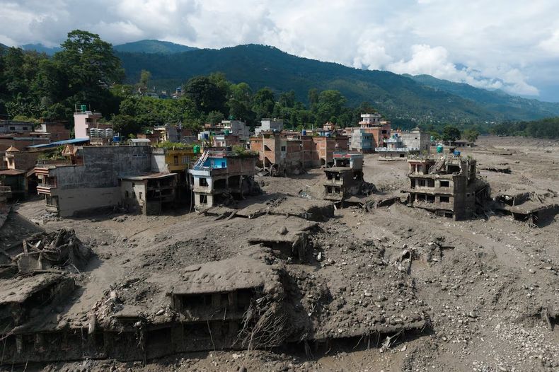 Catástrofe en Nepal y China: 160 muertos y más de 700 desaparecidos.&nbsp;