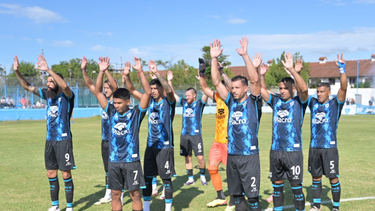 Gimnasia de Jujuy derrotó 3 a 0 a Defensores Unidos