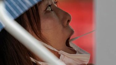 China decidió confinar a 65 millones de sus ciudadanos siguiendo sus restricciones contra el covid-19.