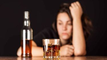¿Cómo prevenir el alcoholismo en la familia?.&nbsp;