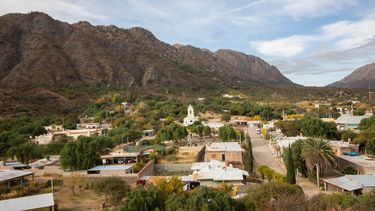 El pueblo de La Rioja que sorprende por su tranquilidad y gastronomía rodeada de naturaleza. El pueblo de La Rioja que sorprende por su tranquilidad y gastronomía rodeada de naturaleza.