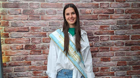 Todo Jujuy | Pía Yécora termina su ciclo como representante en la Fiesta Nacional de los Estudiantes.