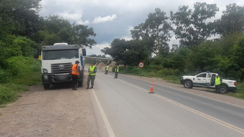 Camionero muerto en Los Lapachos.