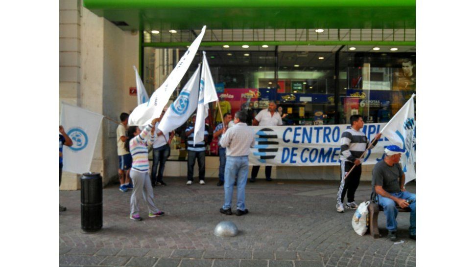 Comercio de ropa deportiva en peatonal B