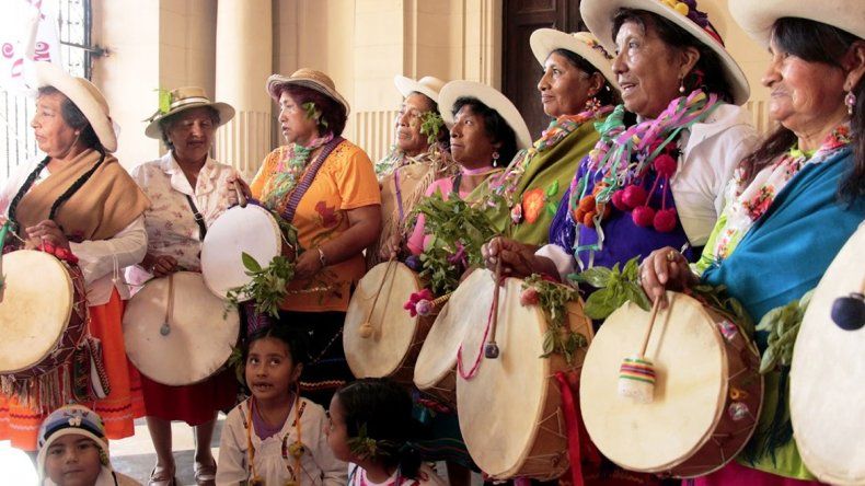 Se viene el Jueves de Comadres: un día para compartir y cantar unas coplas