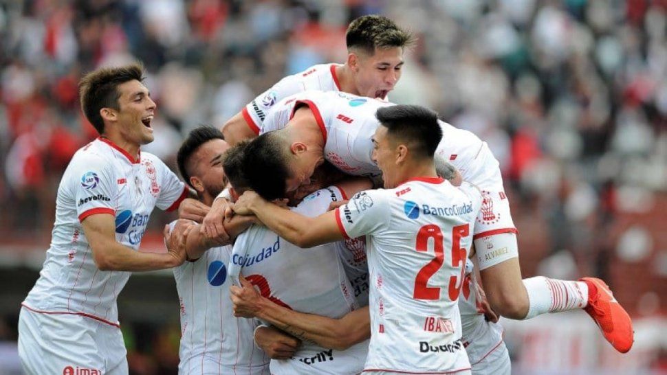 Huracán le ganó 2 a 0 a San Lorenzo y se quedó con el clásico