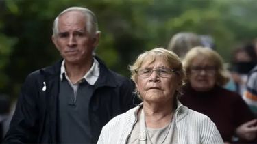 Es oficial el bono de octubre para jubilados: de cuánto es.