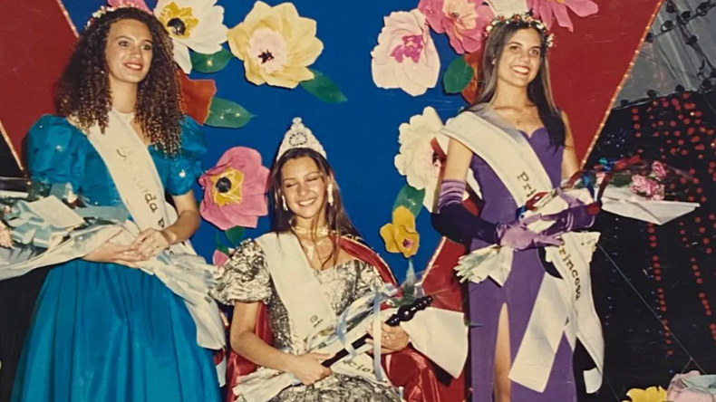 Pampita fue reina nacional de los Estudiantes.