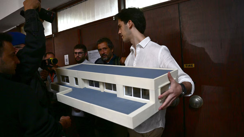 La maqueta que usaron los testigos para describir la casa de Maradona La maqueta que usaron los testigos para describir la casa de Maradona